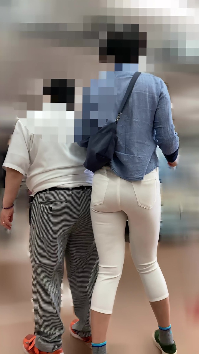 【再販】130真空パックレベルのピタピタ美尻の奥様