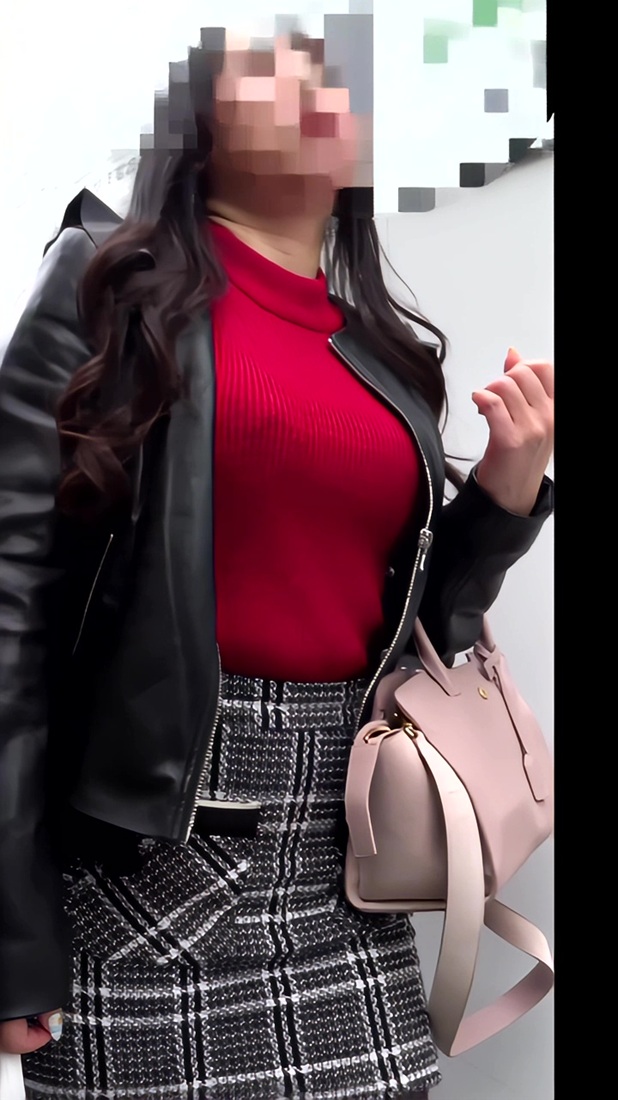 【再販】140派手なものが好きそうな爆乳ギャル