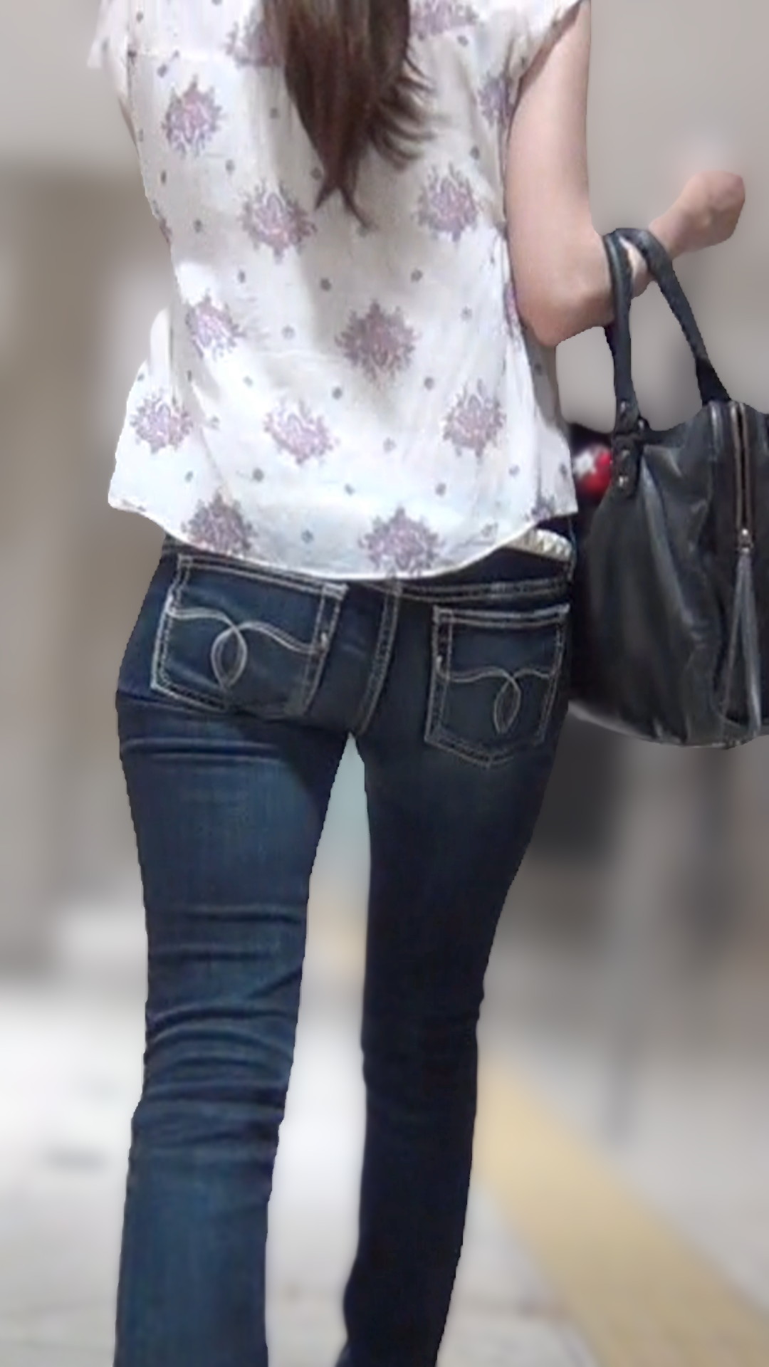 Stm.011 スレンダーなデニムお姉さん