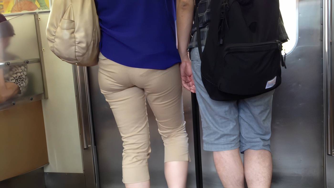 【再販】63電車で出会った素晴らしくエロい尻②