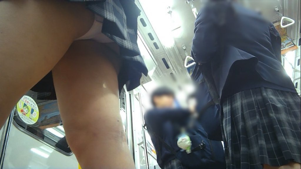 撮ってしまった10　tikto○に出てきそうなカースト上位３人ミニスカートの中を集めてしまった　２人生Pと３人収録